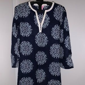 Lilly Pulitzer navy and white mandala print tunic